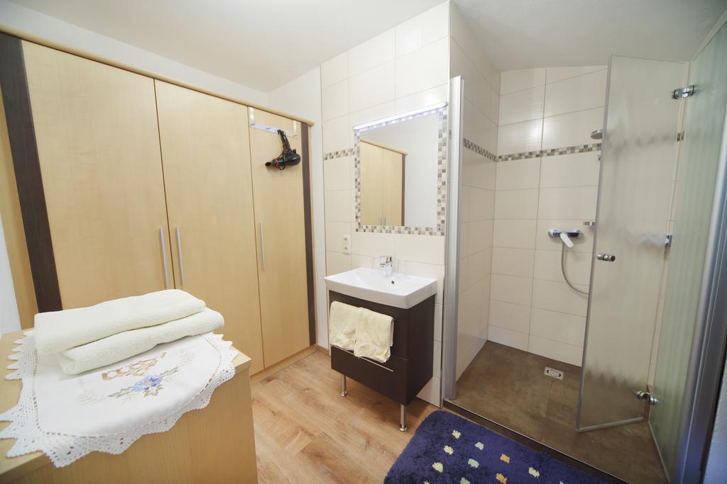 Dreibettzimmer